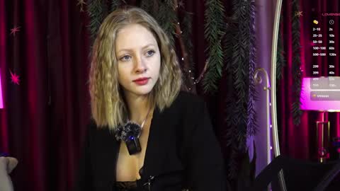 Mia online show from 03-01-25, 11:26