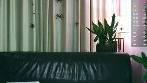 Mia online show from 10-24-25, 01:40