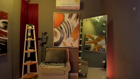 Mia online show from 06-18-26, 11:58