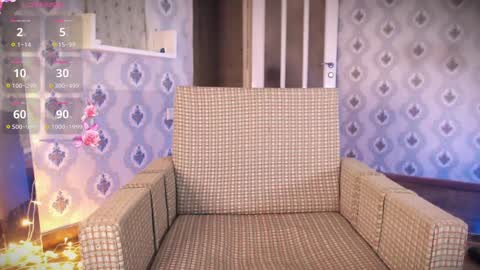 mia_wallase online show from 12-18-24, 04:42