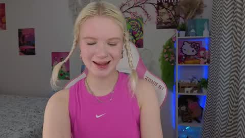 Mia online show from 05-11-26, 03:12