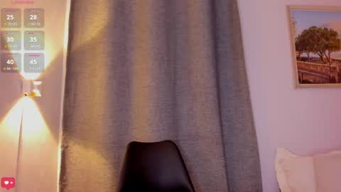 Mia White  online show from 10-01-25, 01:17