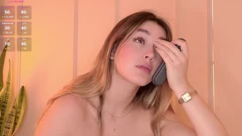 Snapshot of mia_white11 chatting on 05-18-26, 01:06 Mia White online show from 05-18-26, 01:06