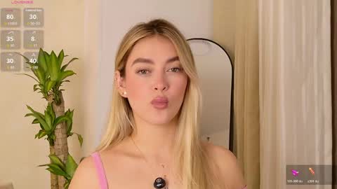 Snapshot of mia_white11 chatting on 06-04-26, 02:12 Mia White online show from 06-04-26, 02:12