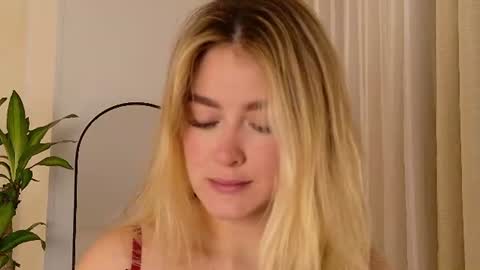 Snapshot of mia_white11 chatting on 06-16-26, 02:09 Mia White online show from 06-16-26, 02:09