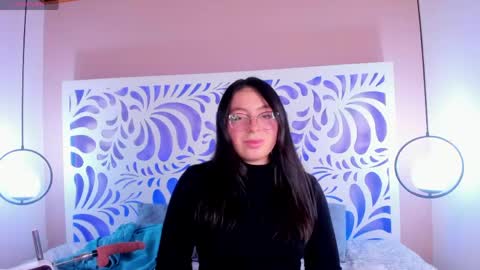 mia_wills_ online show from 04-13-26, 05:07