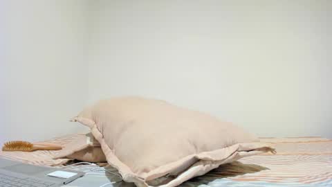 Snapshot of mia_xxx__ chatting on 10-16-25, 05:03 MIA INDEPENDENT MODEL online show from 10-16-25, 05:03