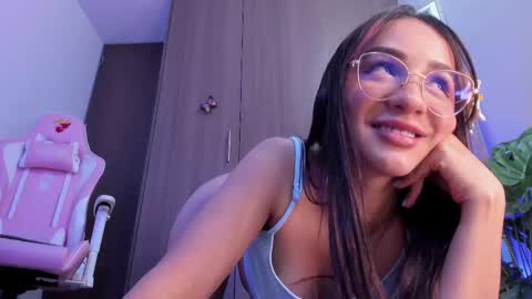 Snapshot of miaa_06 chatting on 02-20-25, 05:33 mia nicolle online show from 02-20-25, 05:33