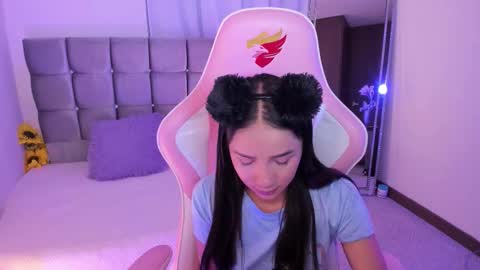 Snapshot of miaa_06 chatting on 09-18-25, 11:18 mia nicolle online show from 09-18-25, 11:18