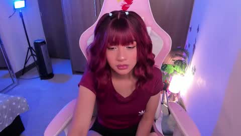 mia  nicolle online show from 11-28-25, 10:01