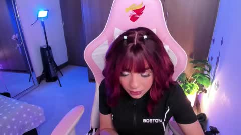 mia  nicolle online show from 12-18-25, 12:27