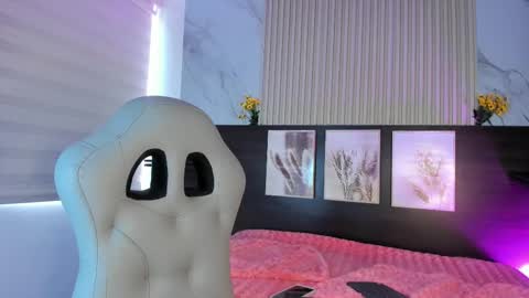 miaa_as_ online show from 09-19-25, 02:40