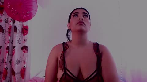 Mia online show from 12-02-24, 02:19