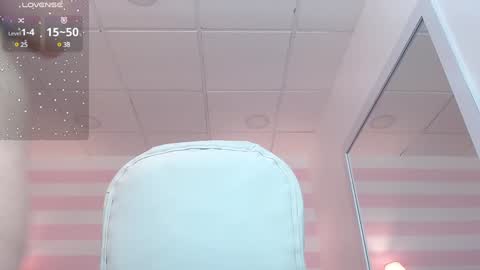 Mia online show from 01-07-25, 02:51