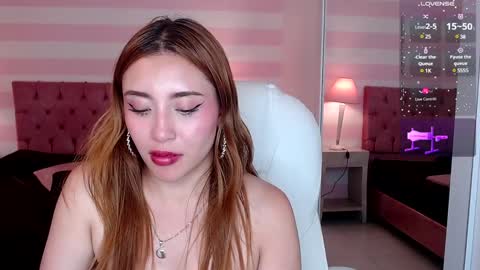 Mia online show from 01-24-25, 06:14