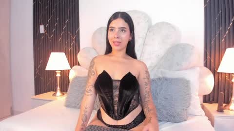 Snapshot of miaa_gold chatting on 05-23-26, 05:39 Mia online show from 05-23-26, 05:39