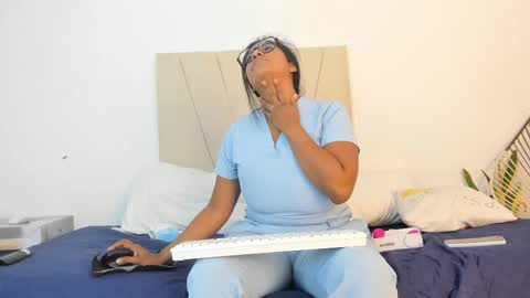 Mia  online show from 10-07-25, 12:13