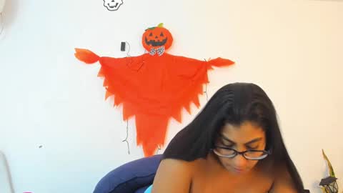 Mia  online show from 11-01-25, 12:51