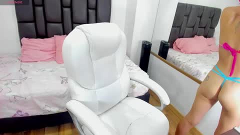 Snapshot of miaa_sofiaa chatting on 01-17-25, 03:43 mia sofia online show from 01-17-25, 03:43