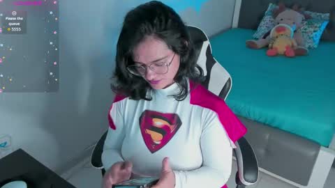 Maria Fernanda online show from 10-26-25, 04:07