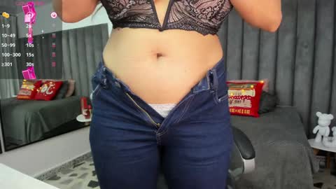 Mia online show from 12-05-24, 04:31
