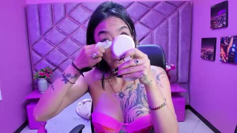 Miaa online show from 11-26-25, 03:13