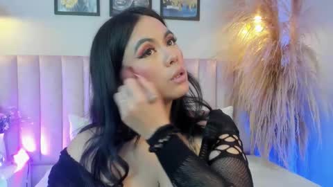 Mia online show from 01-16-26, 03:32