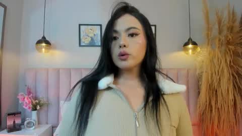 Mia online show from 02-08-26, 12:30