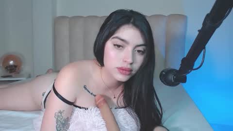 Mia  online show from 10-02-25, 07:10