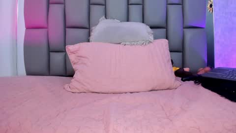 Mia online show from 01-13-25, 12:02