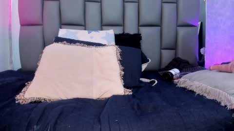 Mia online show from 02-03-25, 06:07