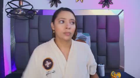 Mia online show from 01-11-26, 12:10