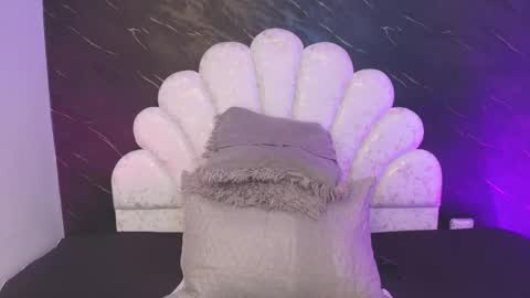 Mia online show from 03-24-26, 12:10