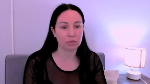 Mia online show from 05-06-26, 08:25