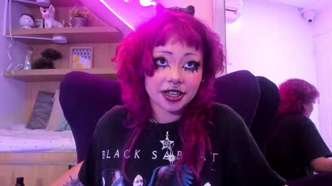 Mia online show from 02-23-25, 06:45