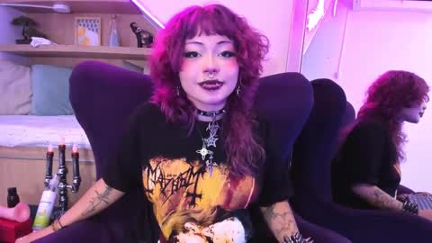 Mia online show from 03-07-25, 03:39