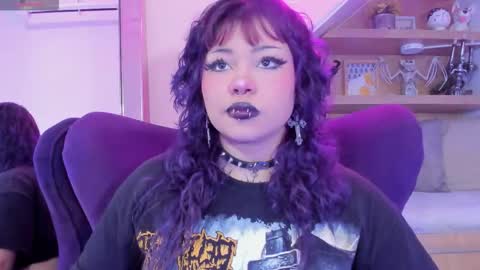 Mia online show from 10-07-25, 03:58