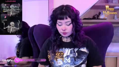 Mia online show from 10-23-25, 03:28