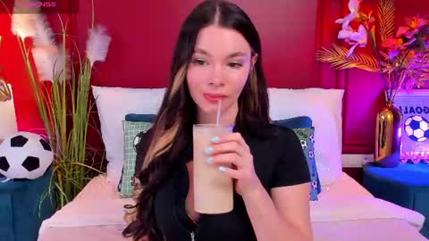 Mia online show from 06-17-26, 05:10