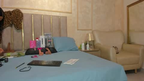 Miaasummer online show from 05-29-26, 11:41
