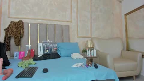 Miaasummer online show from 06-22-26, 11:29