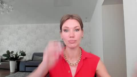 Mia online show from 05-25-26, 04:18