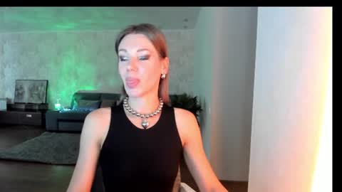 Mia online show from 07-03-26, 04:30