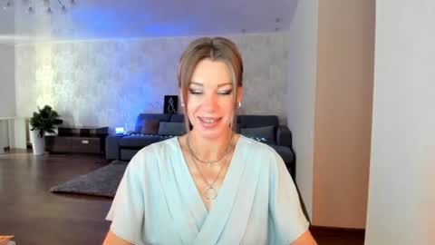Mia online show from 07-07-26, 06:47