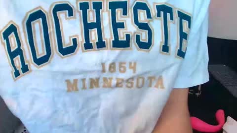 Snapshot of miabeautyxxx chatting on 02-18-26, 02:13 miabeautyxxx online show from 02-18-26, 02:13