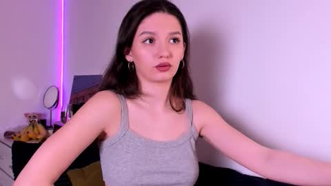 mia online show from 03-25-26, 06:58