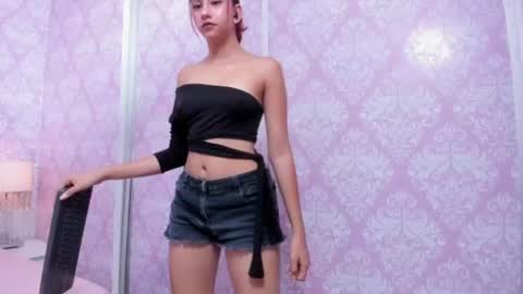 Mia online show from 06-25-26, 11:53