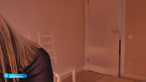 miablueye online show from 05-20-26, 04:24