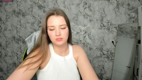 Mia online show from 04-04-26, 06:38