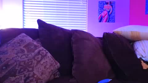 Mia online show from 12-05-24, 05:59